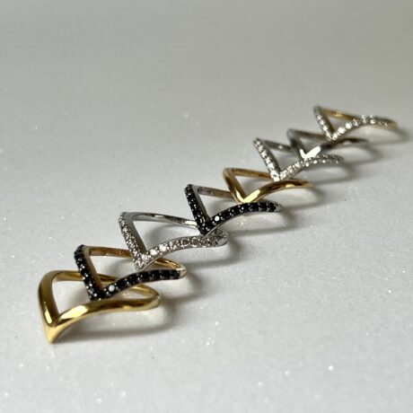 Anel Coleção Sky VG em Ouro 18k com Diamante e Diamante Negro